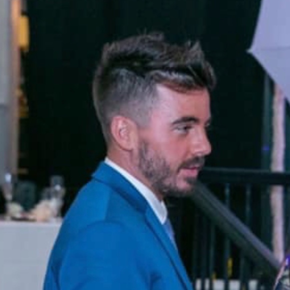 Meet your Posher, Chris - Picture 2 of 2